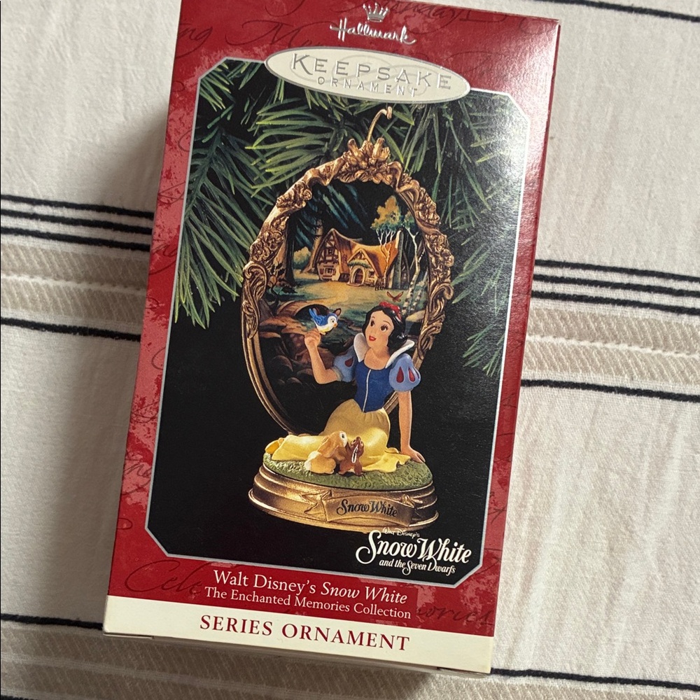 Hallmark Keepsake Disney Snow White Ornament
